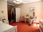 http://www.odkryjpolske.pl/admin/datastore/upload/place/b_amadeuskrk_room_small.jpg