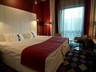 http://www.odkryjpolske.pl/admin/datastore/upload/place/b_holbyd_room_small.jpg