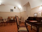 http://www.odkryjpolske.pl/admin/datastore/upload/place/d_amadeuskrk_room_small.jpg