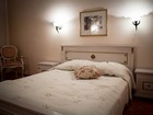 http://www.odkryjpolske.pl/admin/datastore/upload/place/f_amadeuskrk_room_small.jpg
